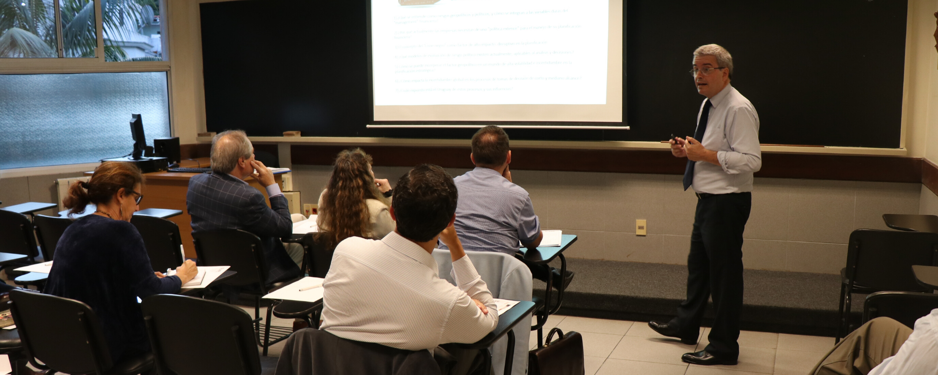 John Moor en Universidad de Montevideo John Moor