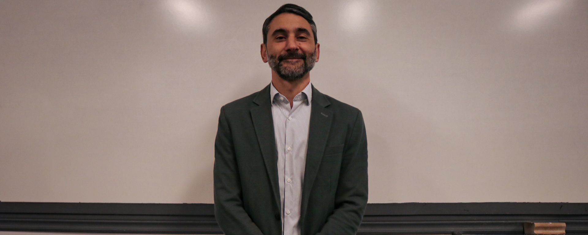 Docente UM presentó el libro “José Belloni: el escultor de lo uruguayo” Docente UM presentó el libro “José Belloni: el escultor de lo uruguayo”