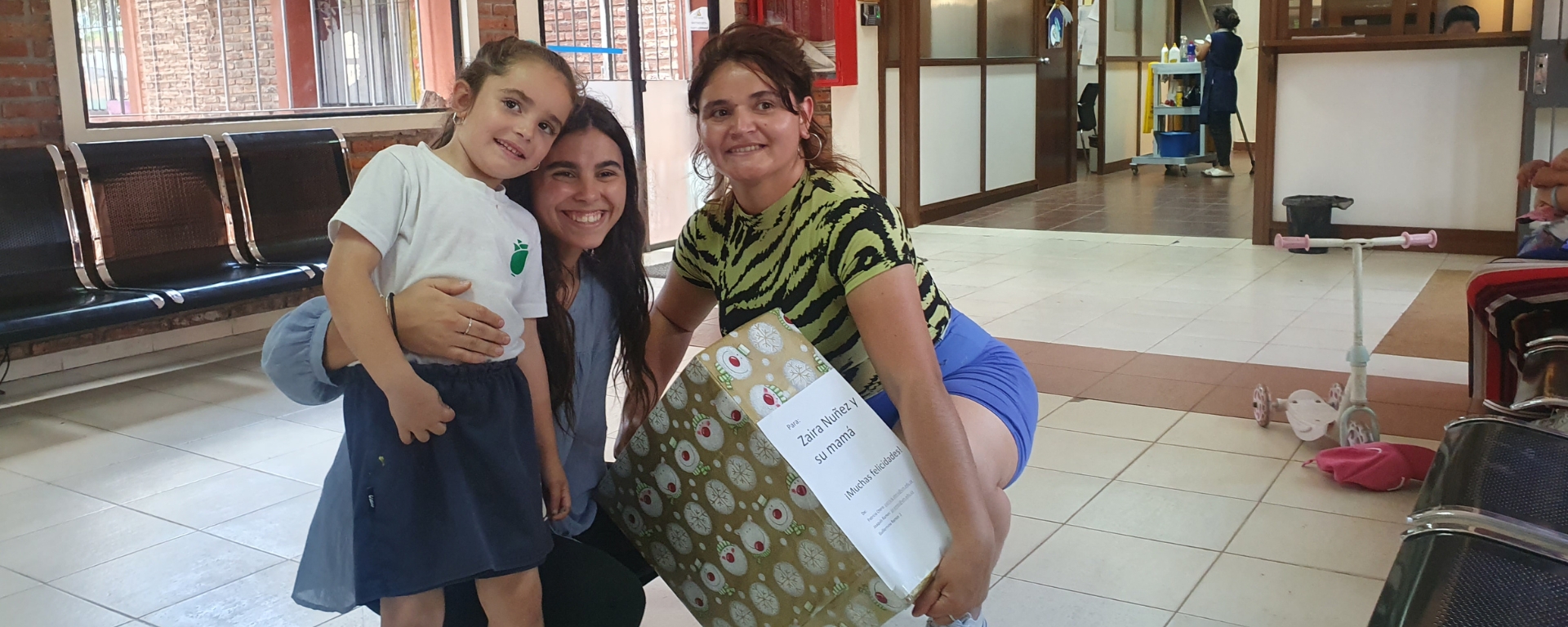 Vida Universitaria entregó canastas navideñas en Casavalle Vida Universitaria entregó canastas navideñas en Casavalle