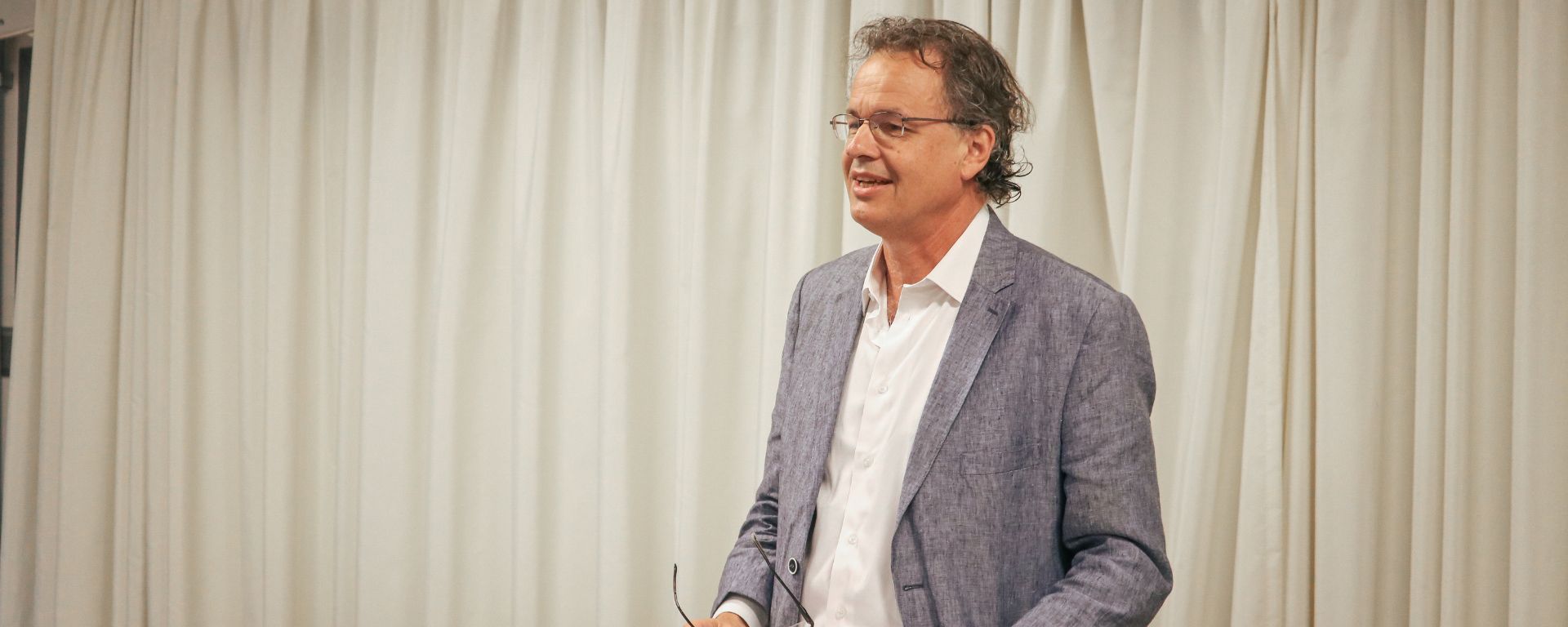 Conferencia: La crisis cultural actual, ¿tiene el cristianismo alguna respuesta? Conferencia: La crisis cultural actual, ¿tiene el cristianismo alguna respuesta?