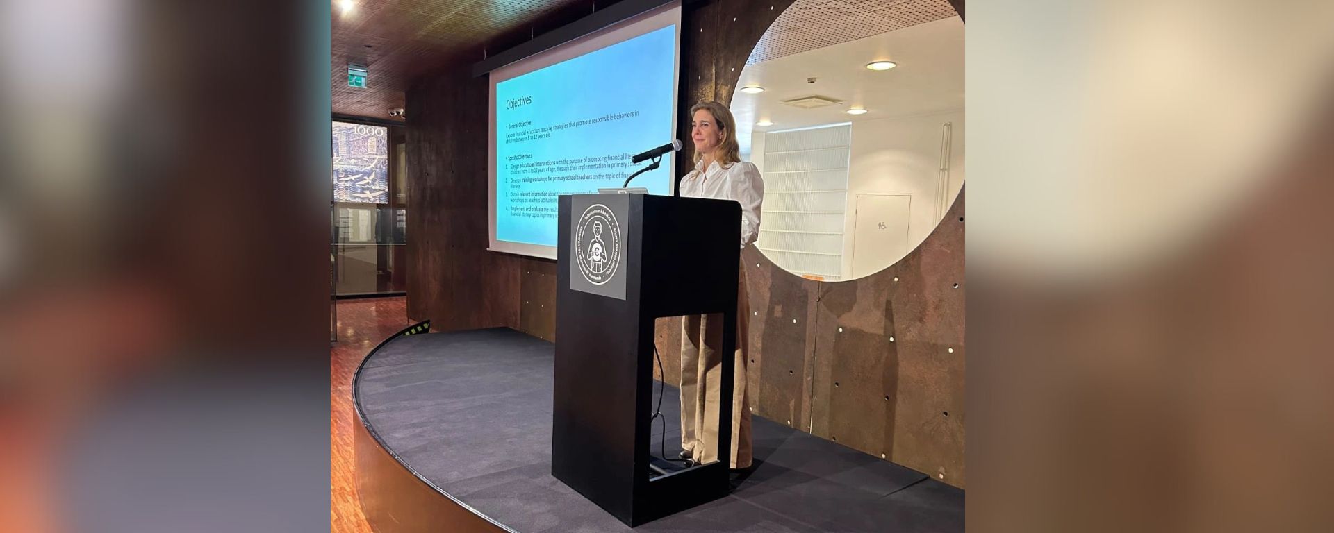 María Carolina Chifflet representó a la UM en el Seminario de la Red de Investigación en Educación Financiera en Finlandia