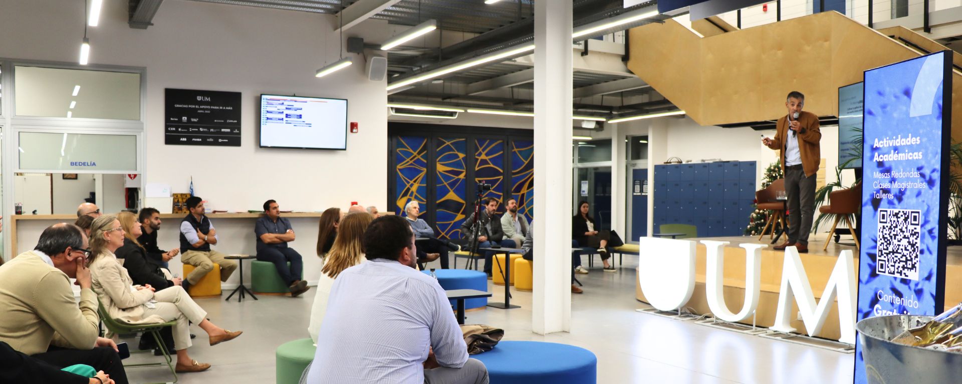 El Centro de Posgrados en Ingeniería de la UM celebró su cuarto aniversario con una clase magistral sobre liderazgo multicultural 