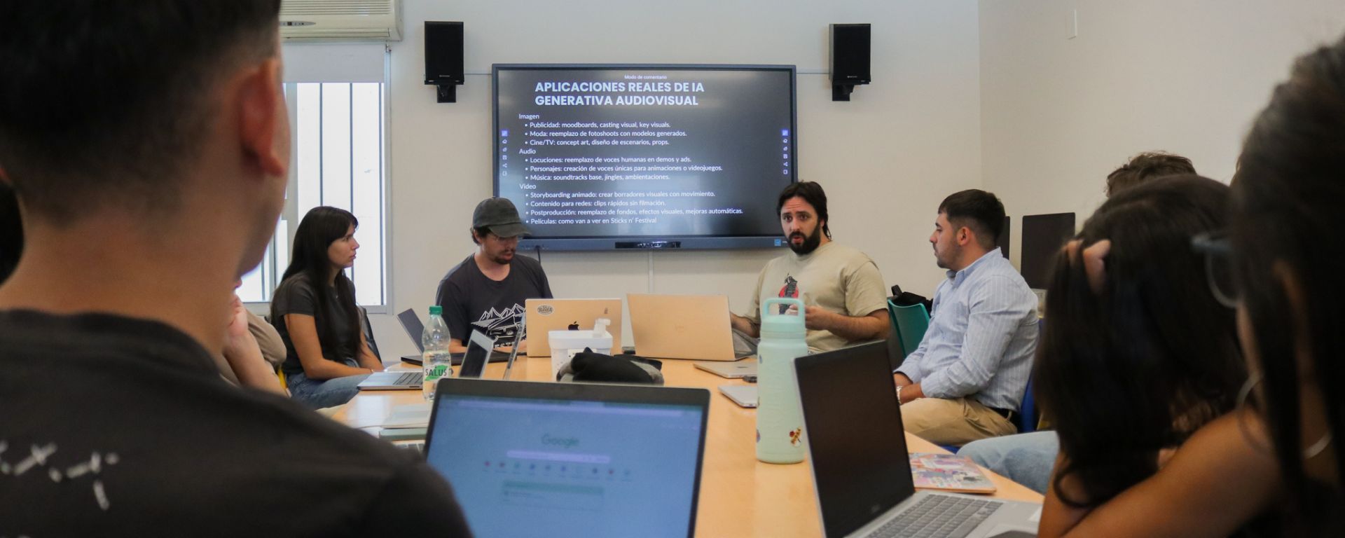 La Inteligencia Artificial y el cine: estudiantes de comunicación participaron de un Workshop de IA