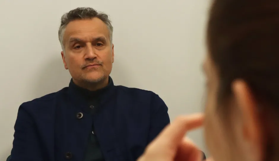 “El apuro nos deshumaniza. La lentitud nos rehumaniza”: Carl Honoré en la UM 