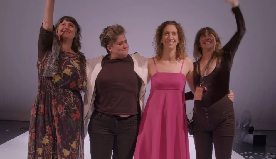 “El mundo es mejor cuando hablamos”: Adriana Loeff estrenó Mamá está acá