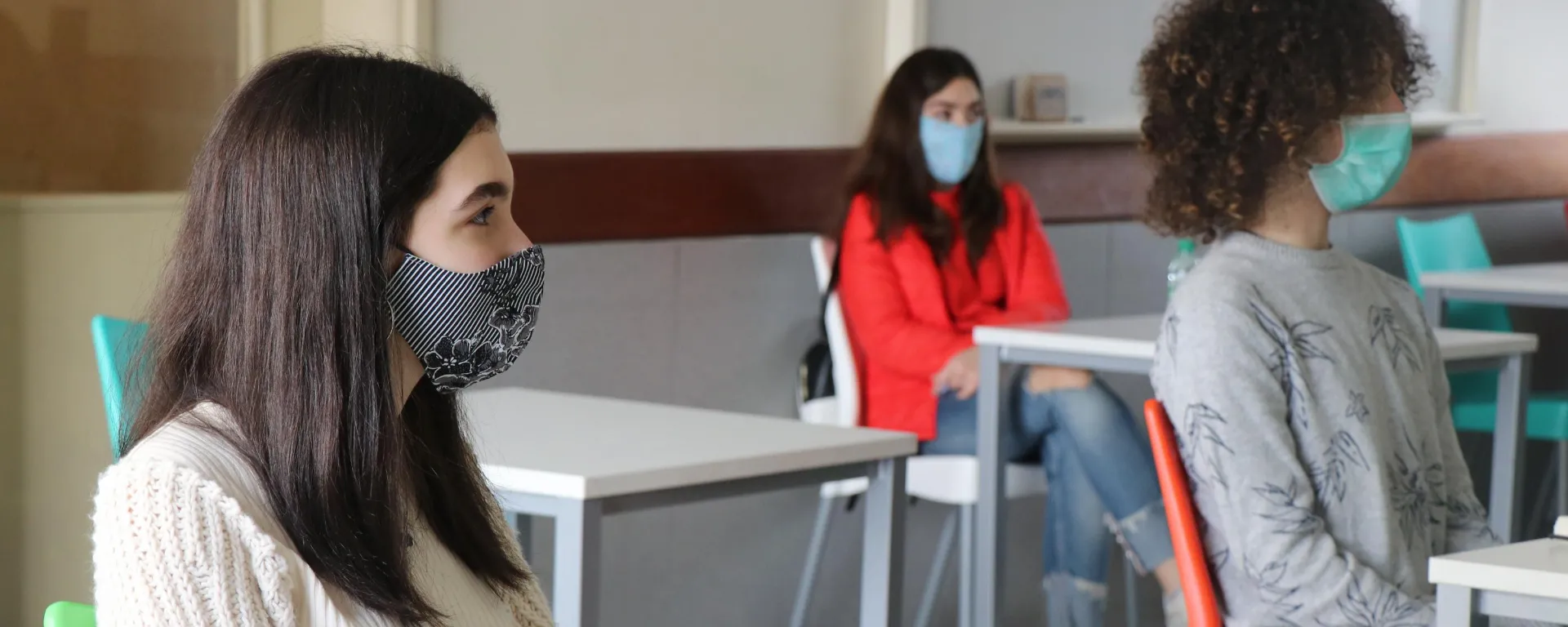 Preuniversitarios participaron en taller sobre worldbuilding 