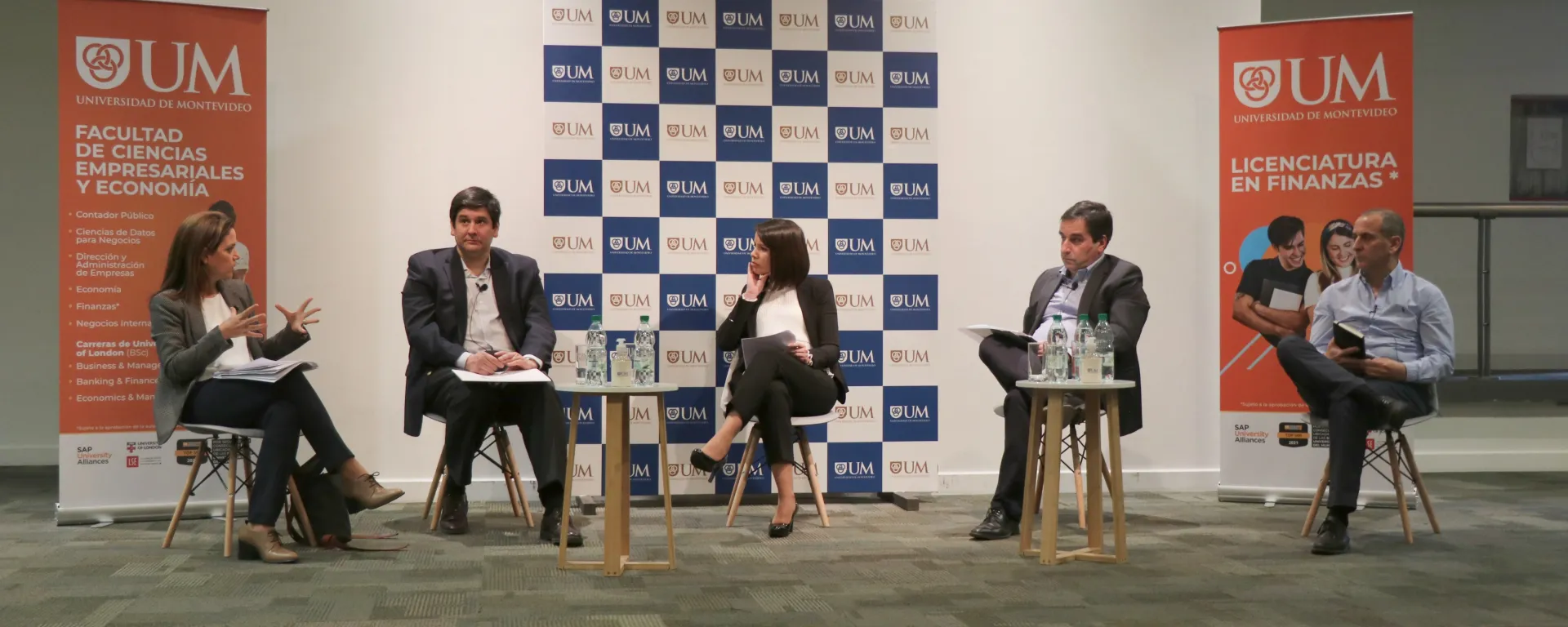 Panel del evento lanzamiento Panel del evento lanzamiento