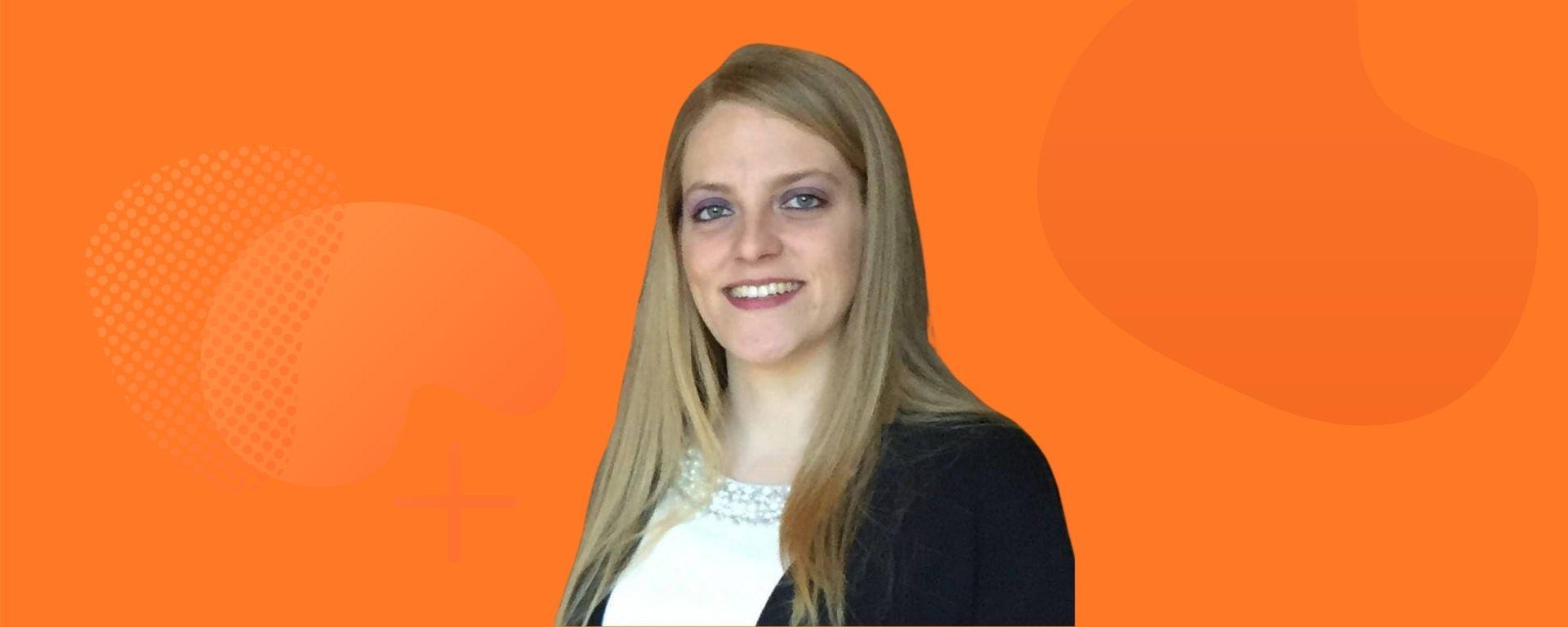 Graduada de la FCEE recibió un reconocimiento de Hofstra University Graduada de la FCEE recibió un reconocimiento de Hofstra University