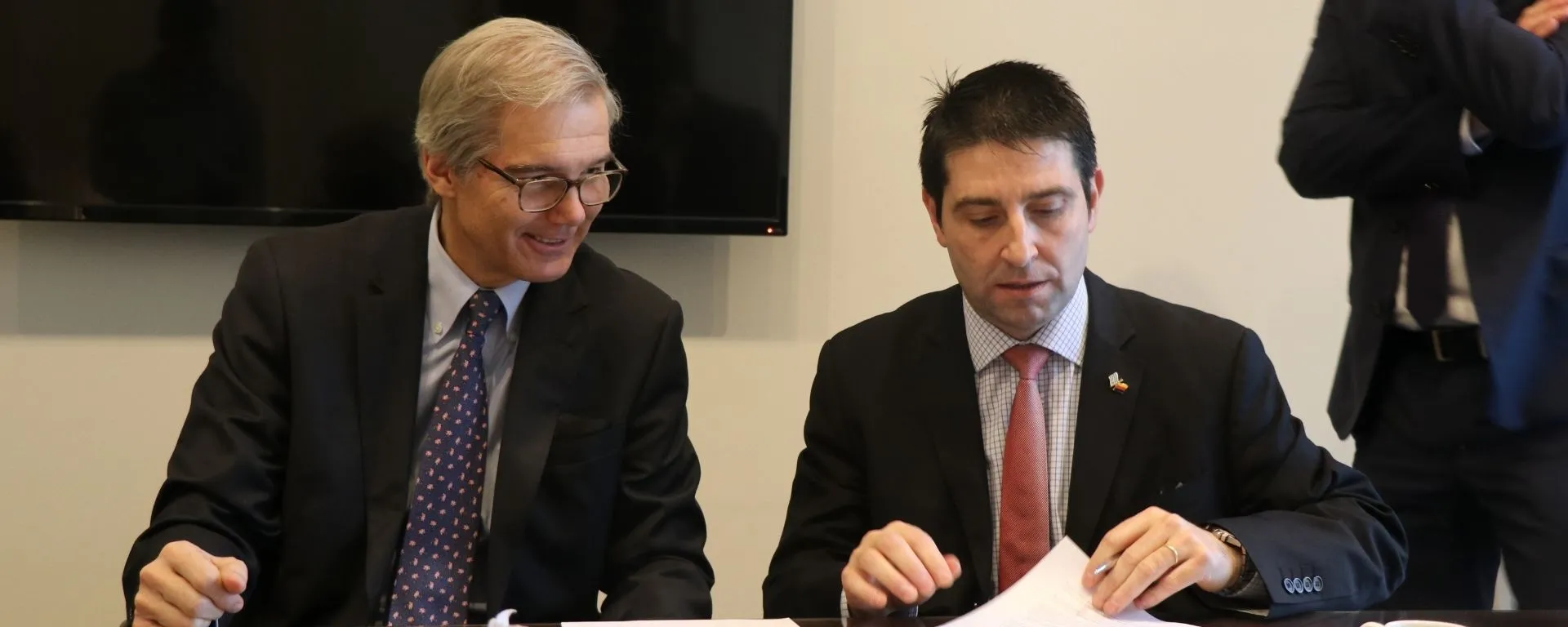 Dr. Juan Manuel Gutiérrez Carrau y Sr. Willie Tucci Dr. Juan Manuel Gutiérrez Carrau y Sr. Willie Tucci