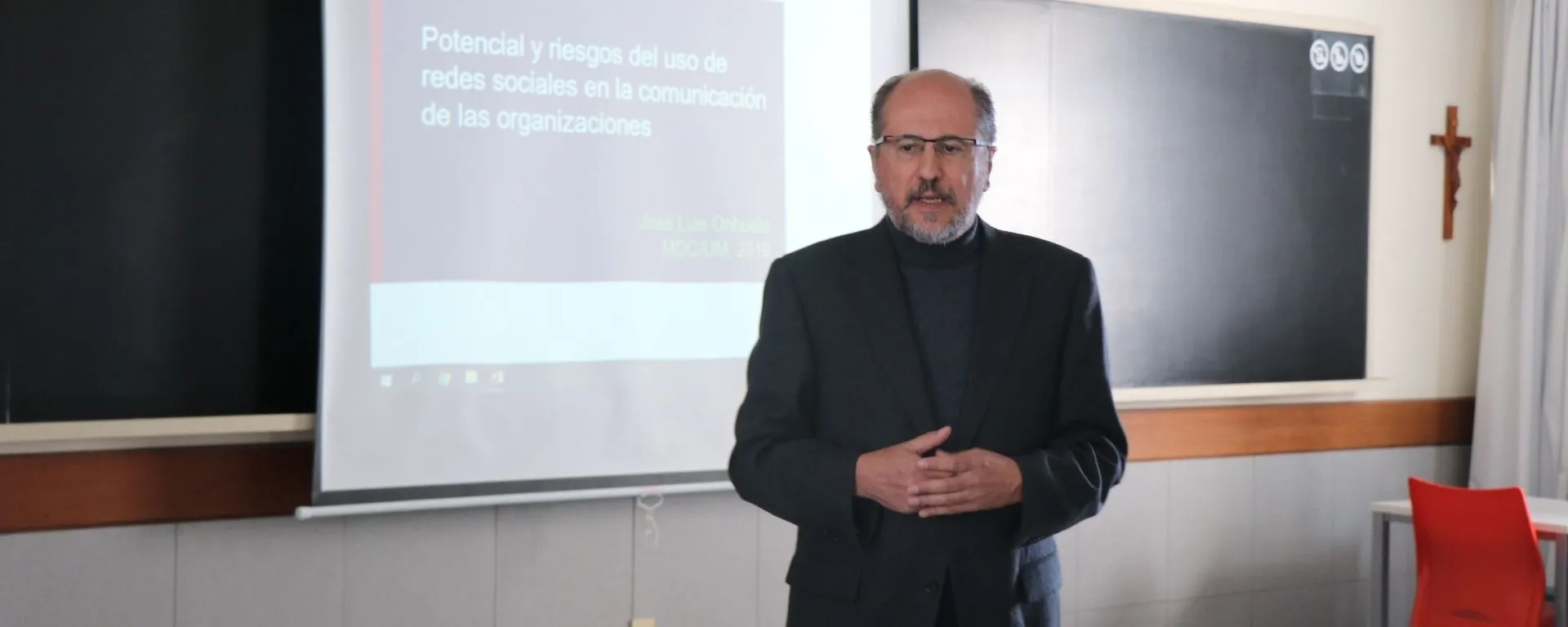 El Dr. José Luis Orihuela en la UM El Dr. José Luis Orihuela en la UM