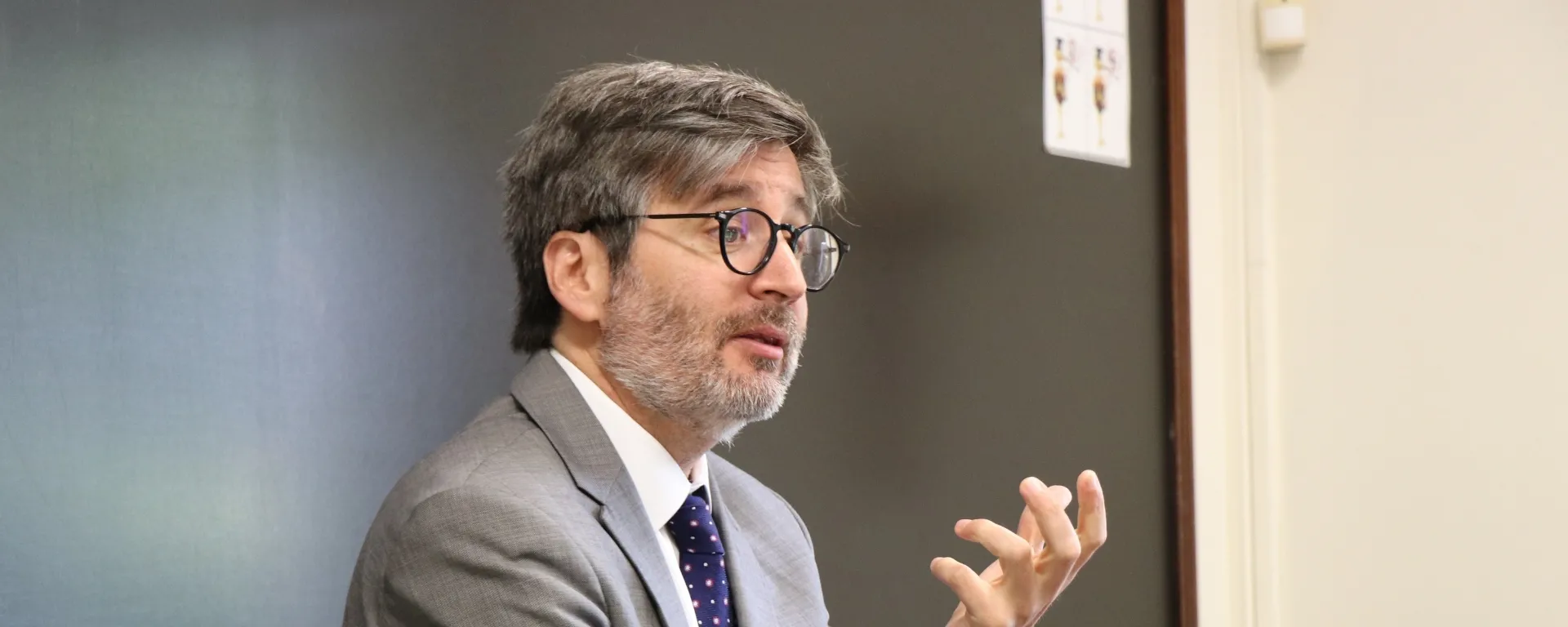 El Dr. Pablo Saavedra El Dr. Pablo Saavedra