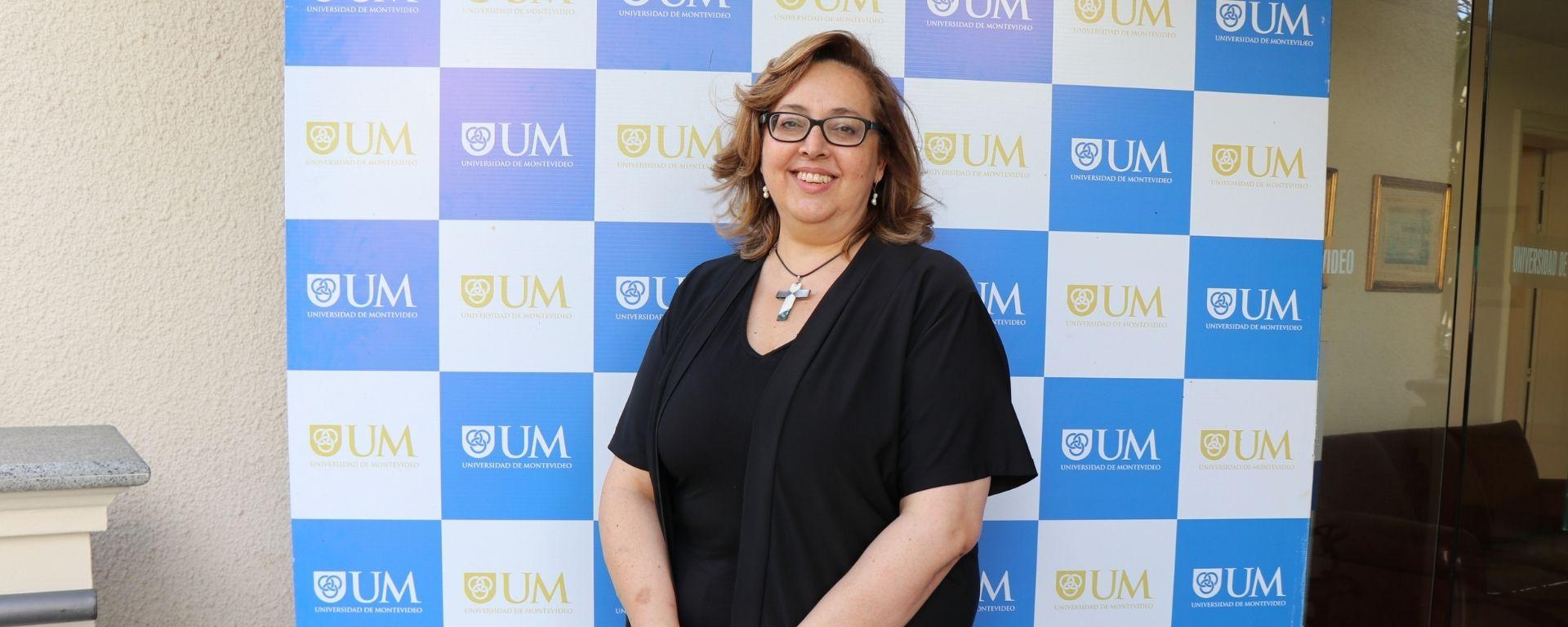 Andrea Giménez, IEEM, posa con back UM Andrea Giménez, IEEM, posa con back UM