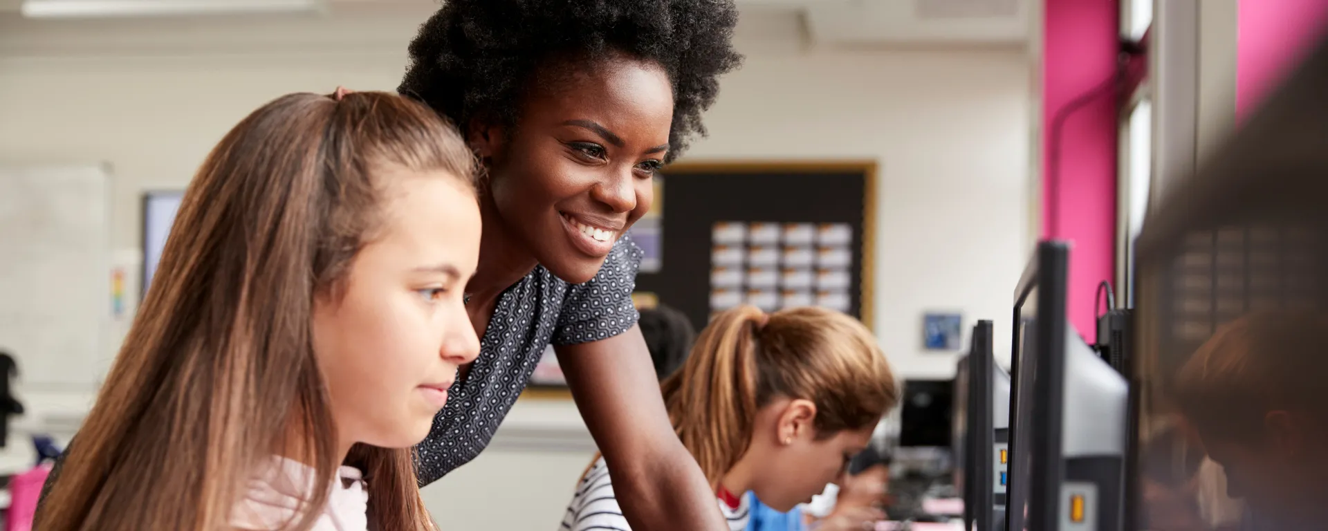 Día Internacional de la Mujer en las TIC's Día Internacional de la Mujer en las TIC's