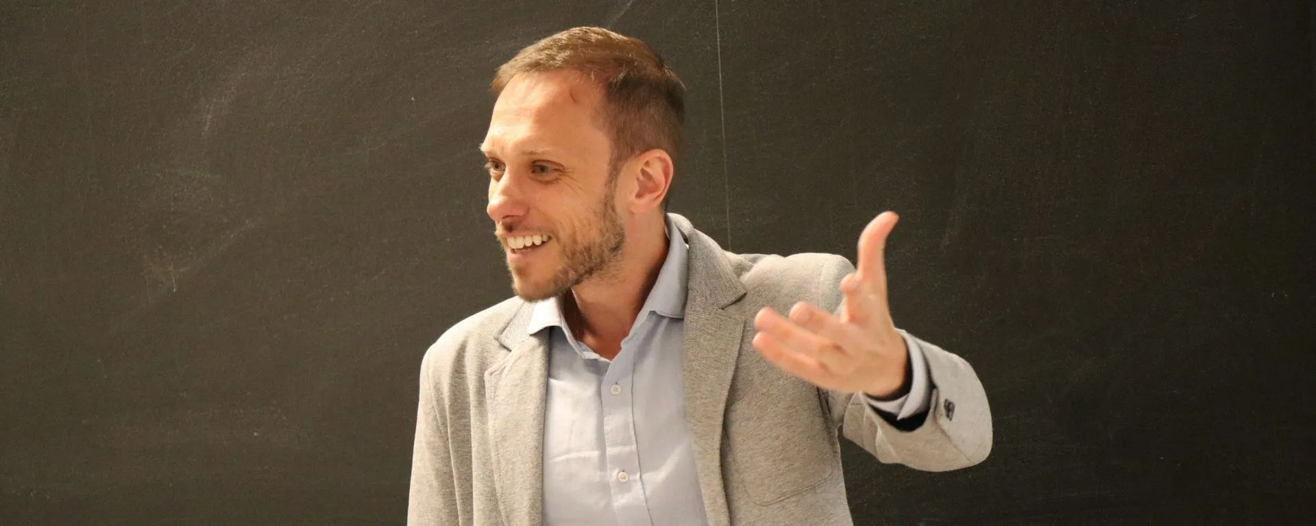 Docente internacional brindó cursos de Comunicación de crisis y Comunicación interpersonal Docente internacional brindó cursos de Comunicación de crisis y Comunicación interpersonal