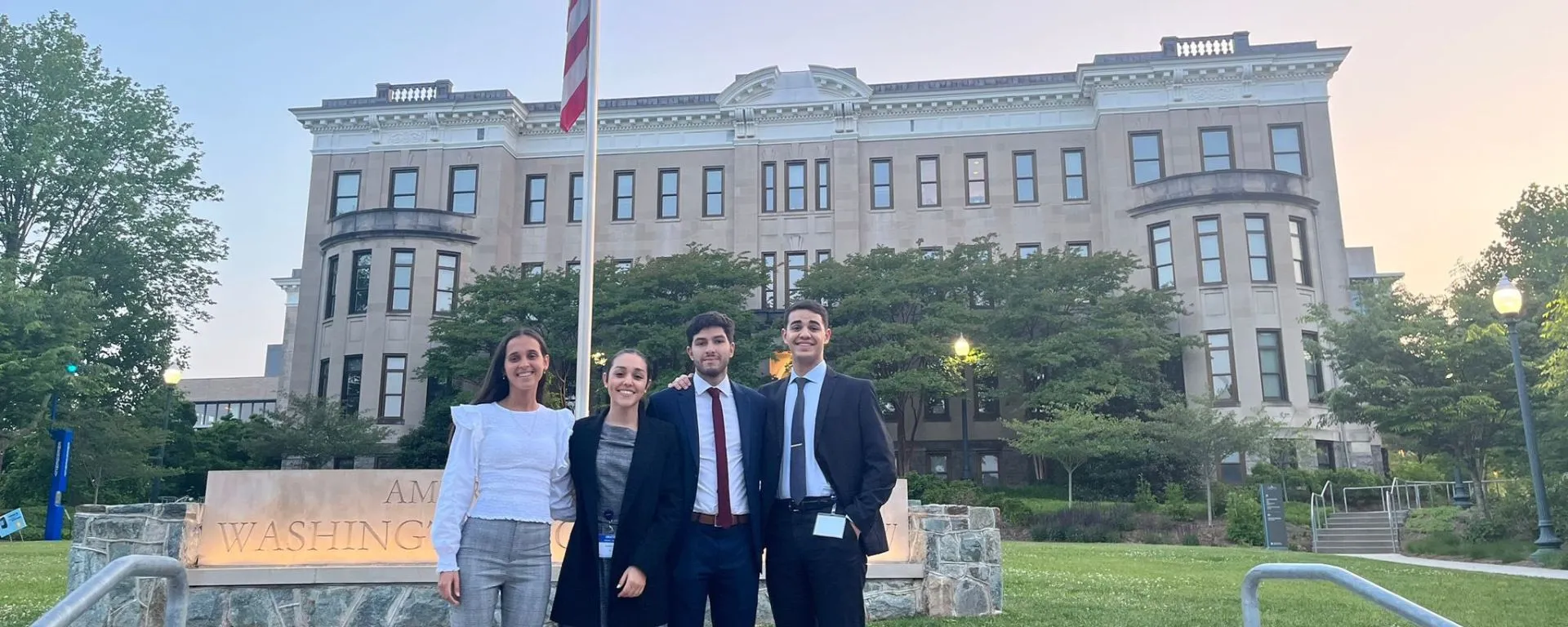 Alumnos de FDER obtuvieron premio en competencia internacional de DD.HH. en Washington DC Alumnos de FDER obtuvieron premio en competencia internacional de DD.HH. en Washington DC