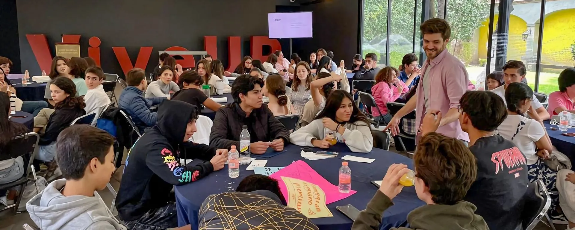 Docente de la UM dictó clases en México Docente de la UM dictó clases en México