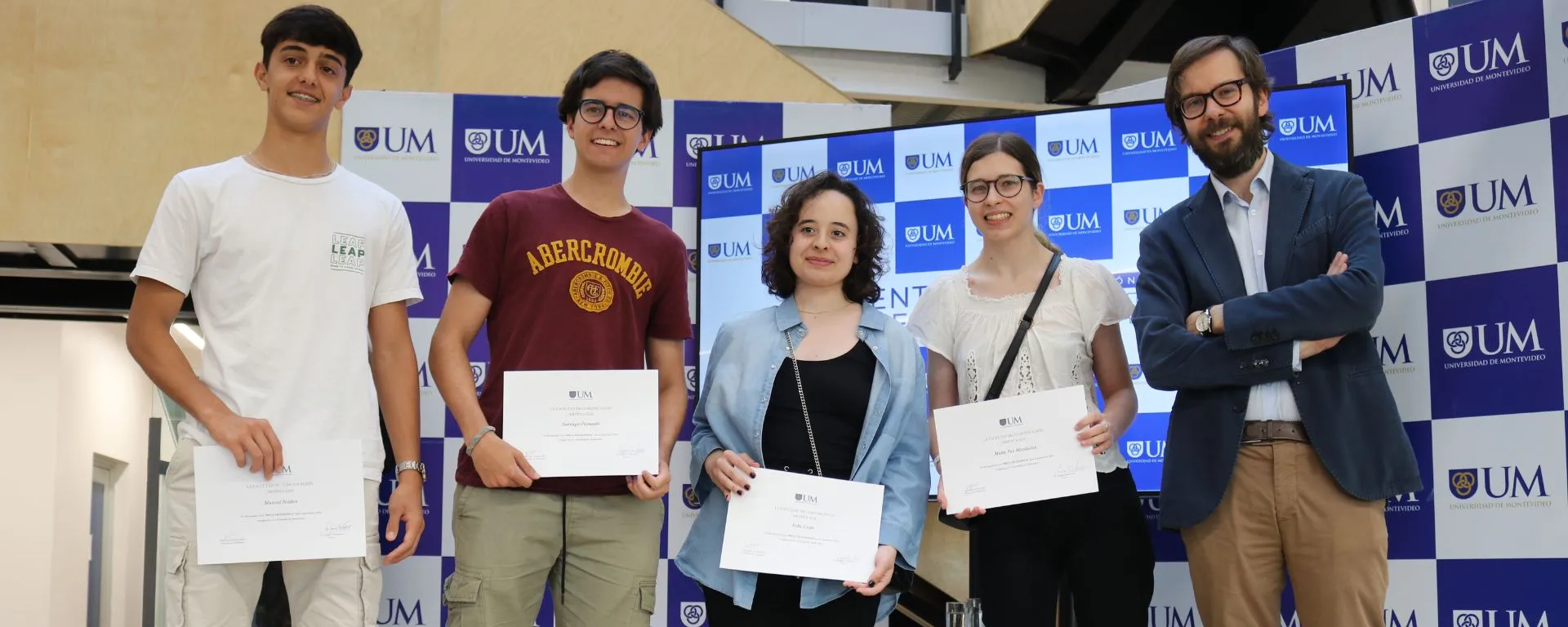 Entrega de becas 2024 Entrega de becas 2024