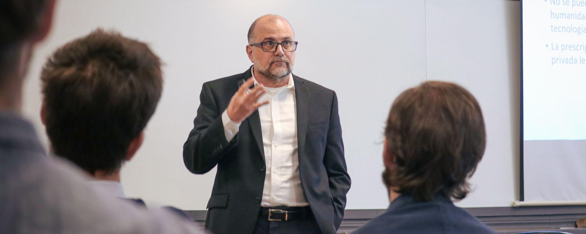 La comunicación en la era de las redes sociales La comunicación en la era de las redes sociales