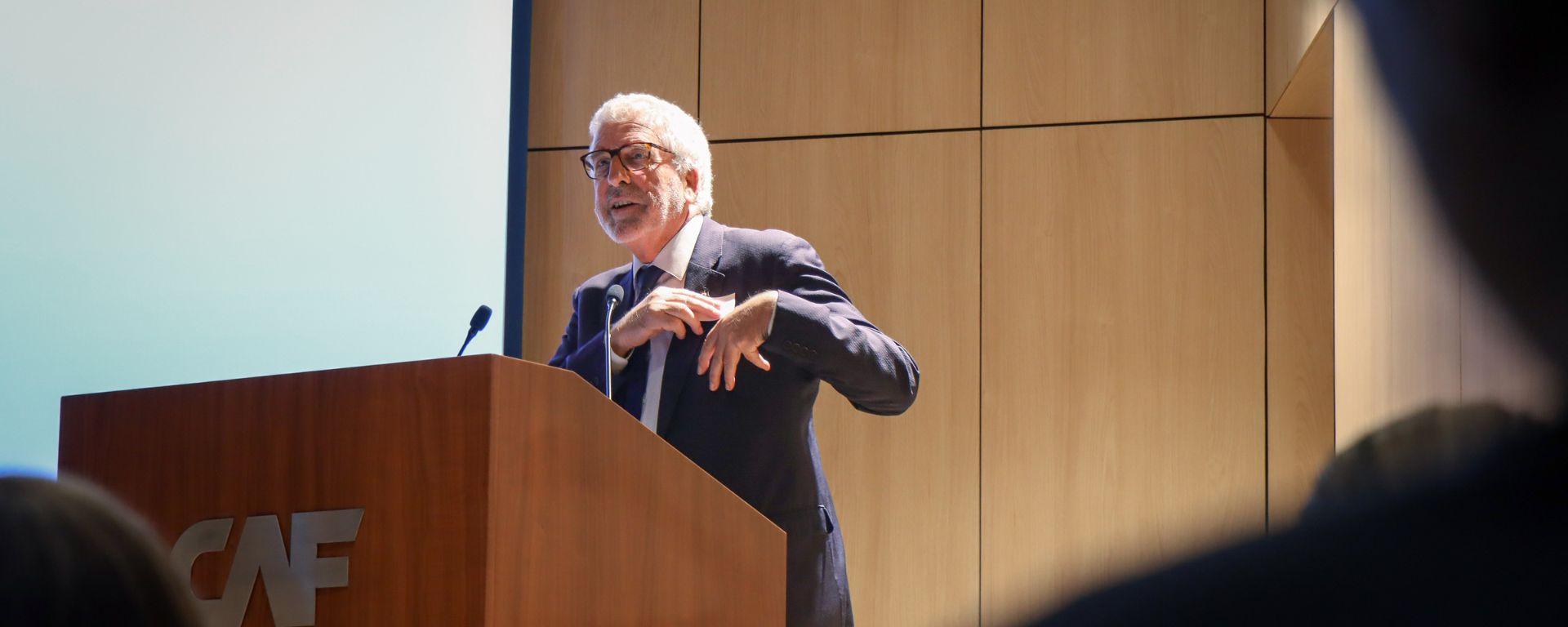 Conferencia: “Educación, entre la innovación y la permanencia” Conferencia: “Educación, entre la innovación y la permanencia”