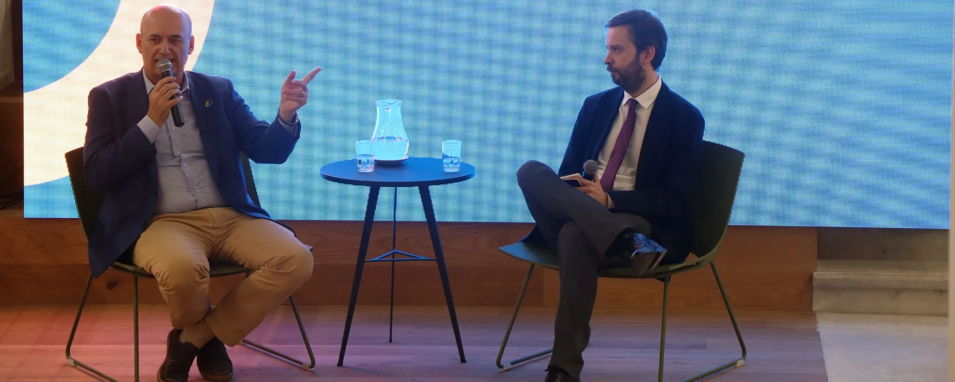  Conversación entre Álvaro Pérez y Alberto Oppenheimer 