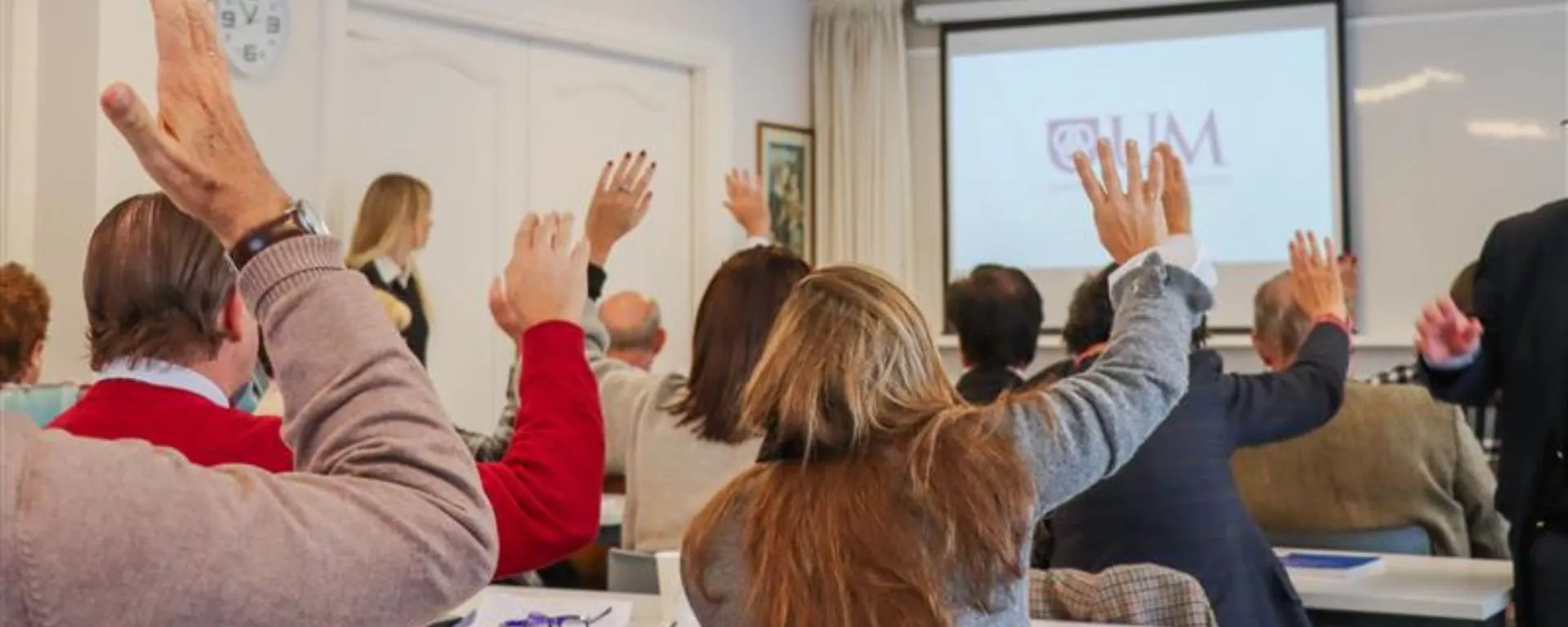 Asumen nuevos miembros de la comisión directiva de la Asociación Civil UM