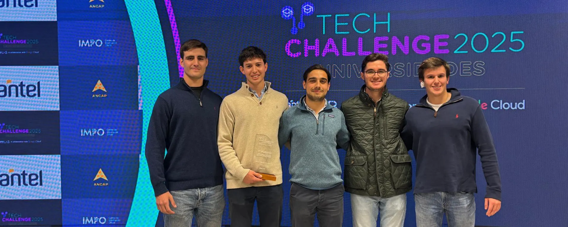 Estudiantes UM logran importantes premios en el Desafío IA Tech Challenge 2025 de ANTEL