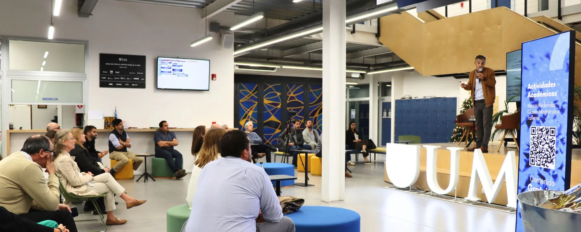 El Centro de Posgrados en Ingeniería de la UM celebró su cuarto aniversario con una clase magistral sobre liderazgo multicultural El Centro de Posgrados en Ingeniería de la UM celebró su cuarto aniversario con una clase magistral sobre liderazgo multicultural
