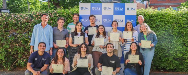 Entrega de los primeros Diplomas de Vida Universitaria