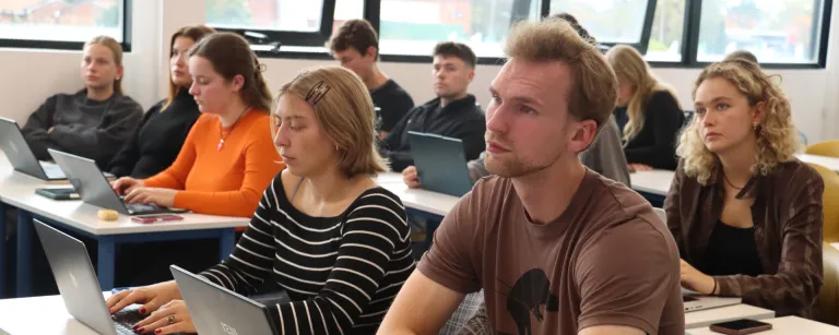 UM Global organizó dos charlas en el marco del seminario Constructing Peace