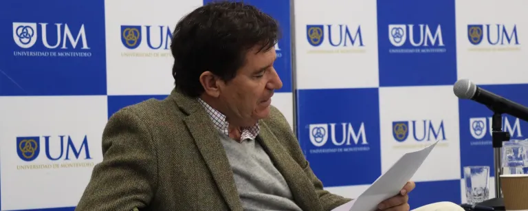 Enrique García-Máiquez participó en el Club Socrático Extramuros y otras actividades en la UM